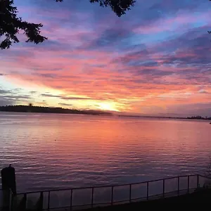 Homestay Waterfront